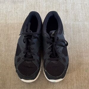 Nike Black Athletic Shoes